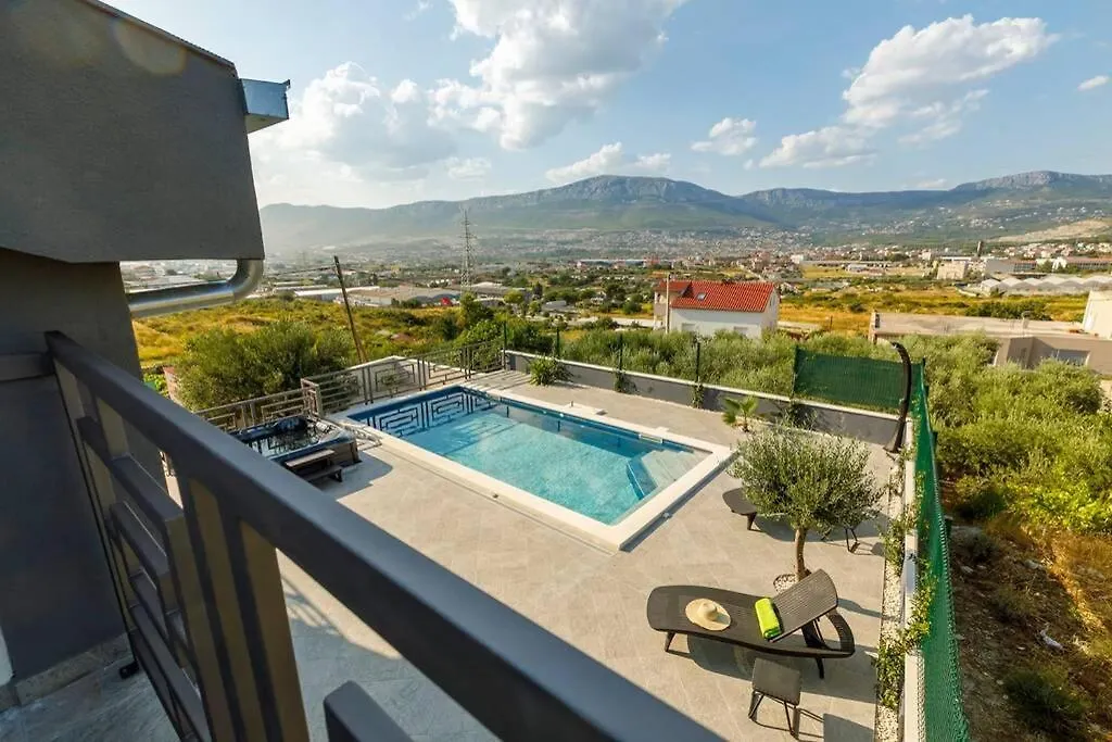 Luxury Villa Stocia Split With Swimming Pool, Sauna And Jacuzzi In A Peaceful Location In Split