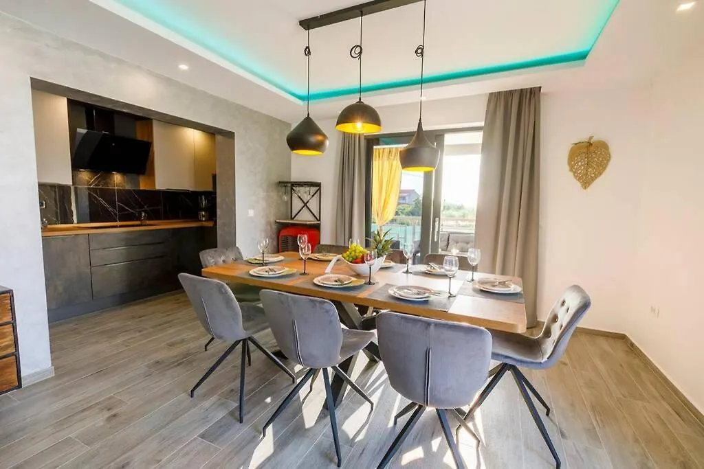 Luxury Villa Stocia Split With Swimming Pool, Sauna And Jacuzzi In A Peaceful Location In Split 0*,  Chorvatsko