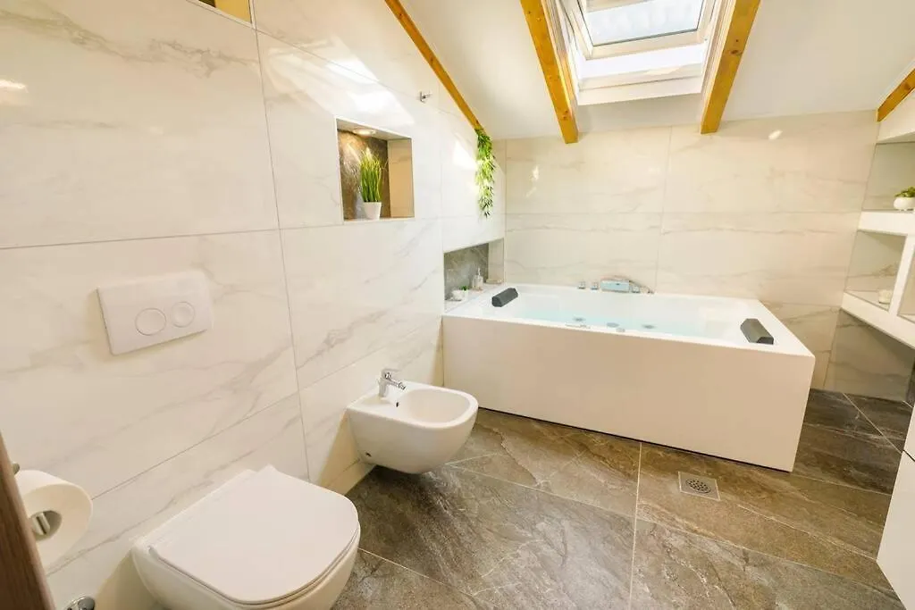 Prázdninový dům Luxury Villa Stocia Split With Swimming Pool, Sauna And Jacuzzi In A Peaceful Location In Split